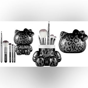 Rare Limited Edition Hello Kitty Cheetah 5PC Brush Set Holder! Brand New!
